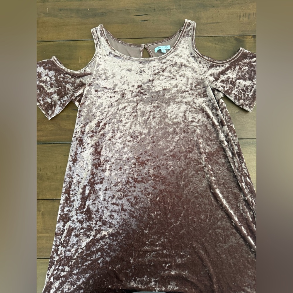 She + Sky Velvet Cold Shoulder Women’s Dress - Picture 3 of 5